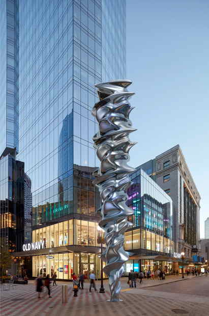 Mirror stainless steel sculpture in hotel project